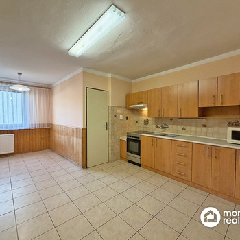 Prodej rodinného domu 5+1 v Neslovicích