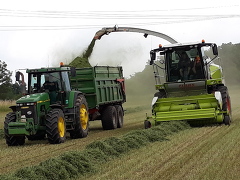 POOSLAVÍ Nová Ves, družstvo nabízí práci na pozici Řízení samochodného stroje v zemědělském provozu v obci Nová Ves