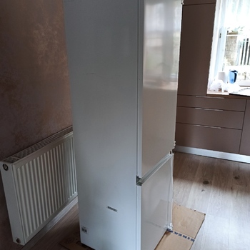Prodám vestavnou ledničku s mrazničkou Electrolux