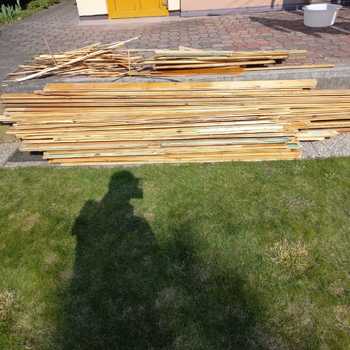 Starší dřevěné desky za odvoz (Ivančice)