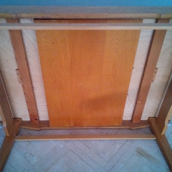 Masivní rozkládací jídelní stůl - 70. léta retro