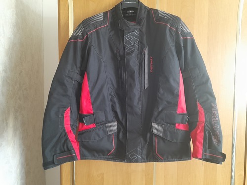 Moto bunda L