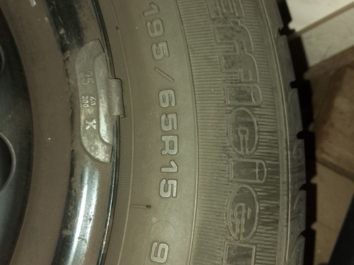 Letní pneu a navigace Navitel