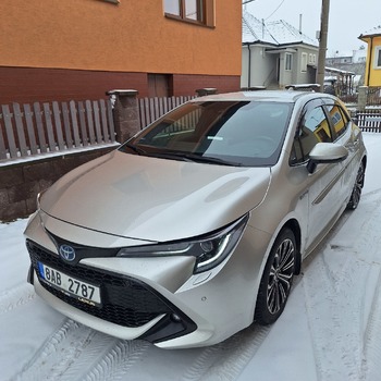 Prodám Toyota Corolla Hybrid 1,8,výbava Comfort style tech
