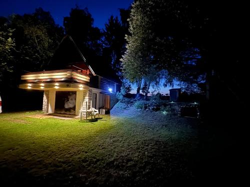 Krásná chata s velkým pozemkem u zámeckých rybníků k.ú. Osová – 35 km od Brna