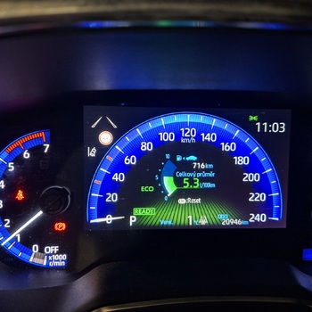 Prodám Toyota Corolla Hybrid 1,8,výbava Comfort style tech