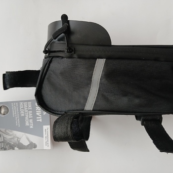 Nová brašna na rám kola s vrchní kapsou na smartphone .