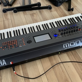 Yamaha Genos 76-Key ,Korg Pa4X 76 Key,  Yamaha PSR-SX900, Korg PA-1000, Yamaha Montage 8 88-Key, Roland FANTOM-8, Roland JUPITER-X Synthesizer 