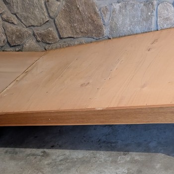 Prodám postel 200×90 cm.