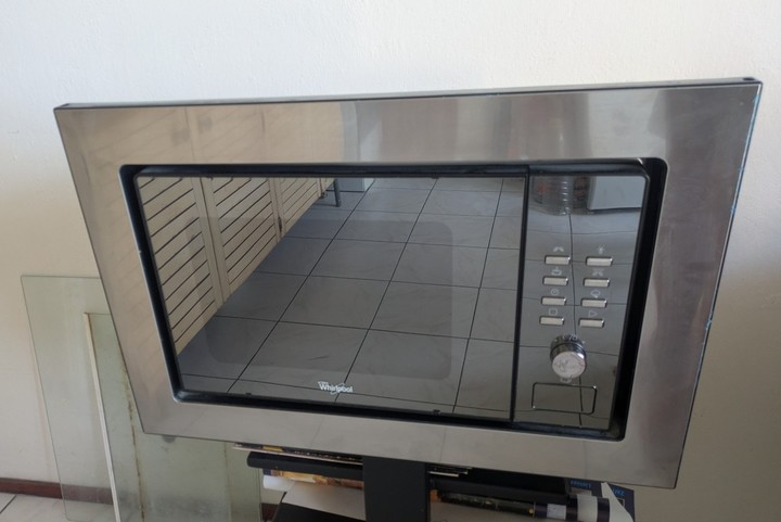 Mikrovlnná trouba Whirlpool AMW 100 IX nerez