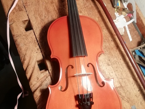 Koupím hudební nástroje - housle, kontrabas, violoncello