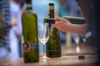 Plakát události Festivalová stodola: Degustace festivalové kolekce vín