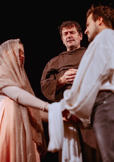 Plakát události Divadelní představení ROMEO a JULIE na zámku Lnáře