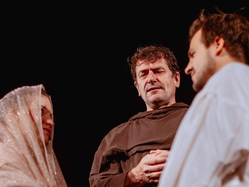 Plakát události Divadelní představení ROMEO a JULIE na zámku Lnáře