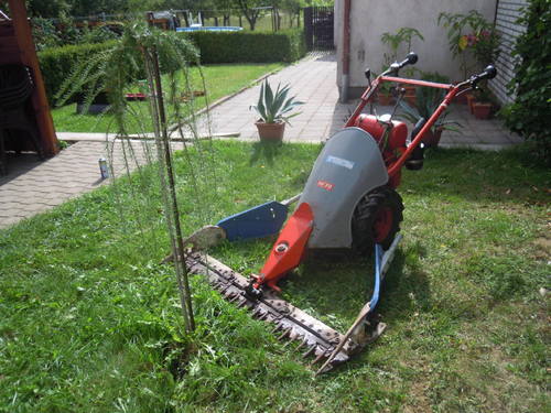 Koupím sekačku Vari / MF 70 / zahradní traktor