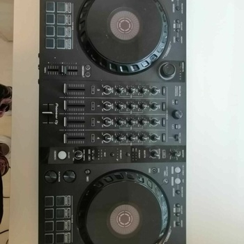 DJ ovladač Pioneer DDJ-FLX6 pro Rekordbox