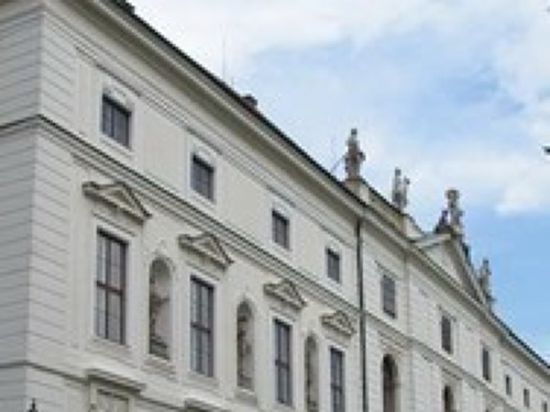 Plakát události Meruňkobraní 2025: Prohlídka zámku Židlochovice