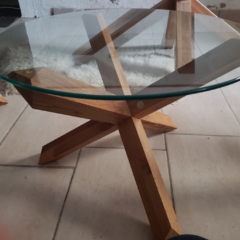 Prodam sadu skleněných stolů