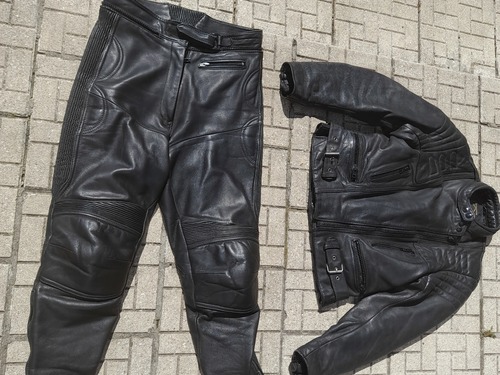 Kožená moto kombineza 38
