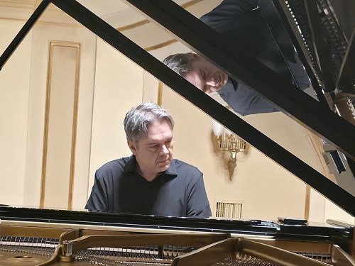 Plakát události Lorenzo Masotto - komorní koncert při svíčkách