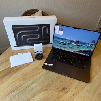 Prodám použitý Apple Macbook Pro 16" 2026