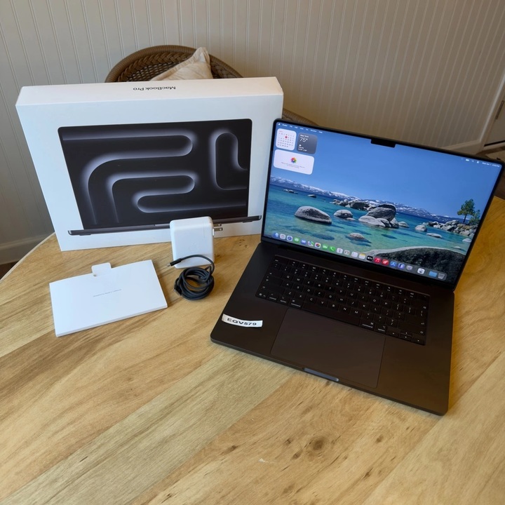 Prodám použitý Apple Macbook Pro 16