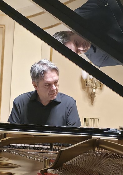 Plakát události Lorenzo Masotto - komorní koncert při svíčkách