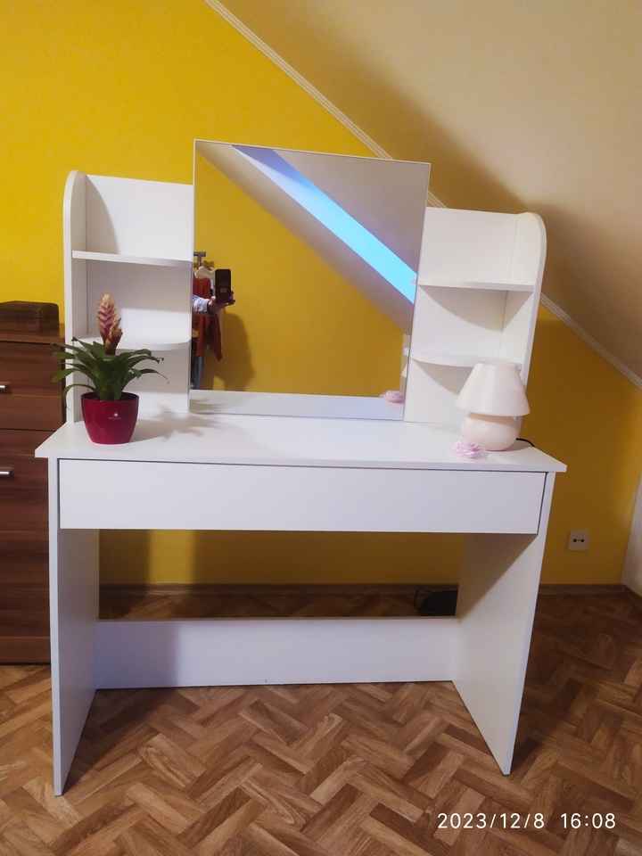 Prodám toaletní stolek na líčení, Zastávka, krásný, nový