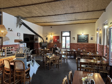 Restaurace NA JEDNO – fotografie 3 z 8