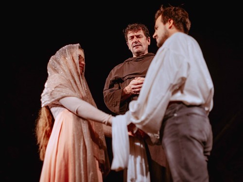 Plakát události Divadelní představení ROMEO a JULIE na zámku Lnáře