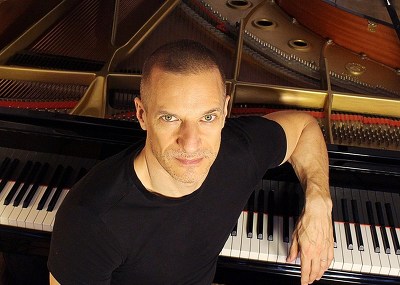 Plakát události Walter (USA) hraje Beatles (UK)