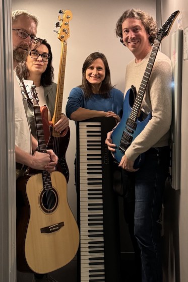 Plakát události 2AP : Two Alien Planets