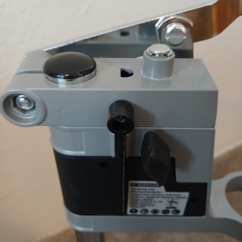 Nabízím prakticky nevyužívaný Parkside Stojan na vrtačku.