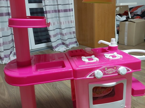 Dětská plastová kuchyňka