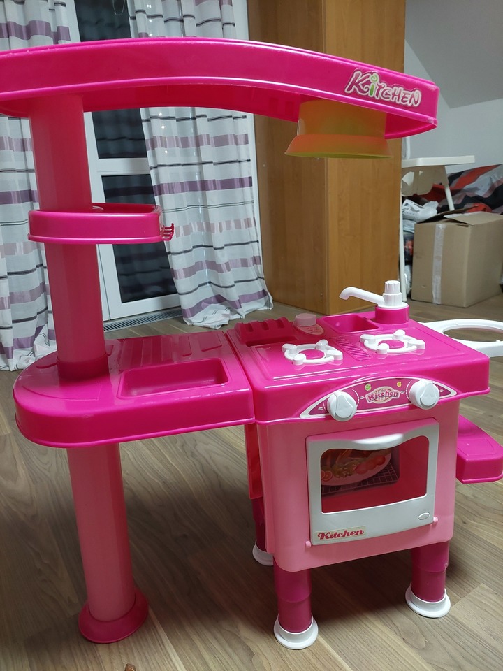 Dětská plastová kuchyňka