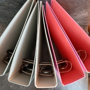 Kancelářské šanony na papíry A4, nebo plastové složky A4