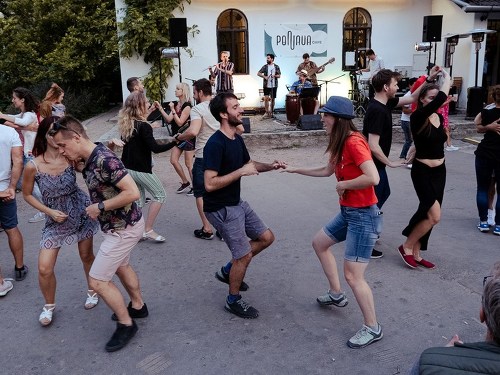 Plakát události Letní latino tančírna se skupinou SABOR LATINO - combo
