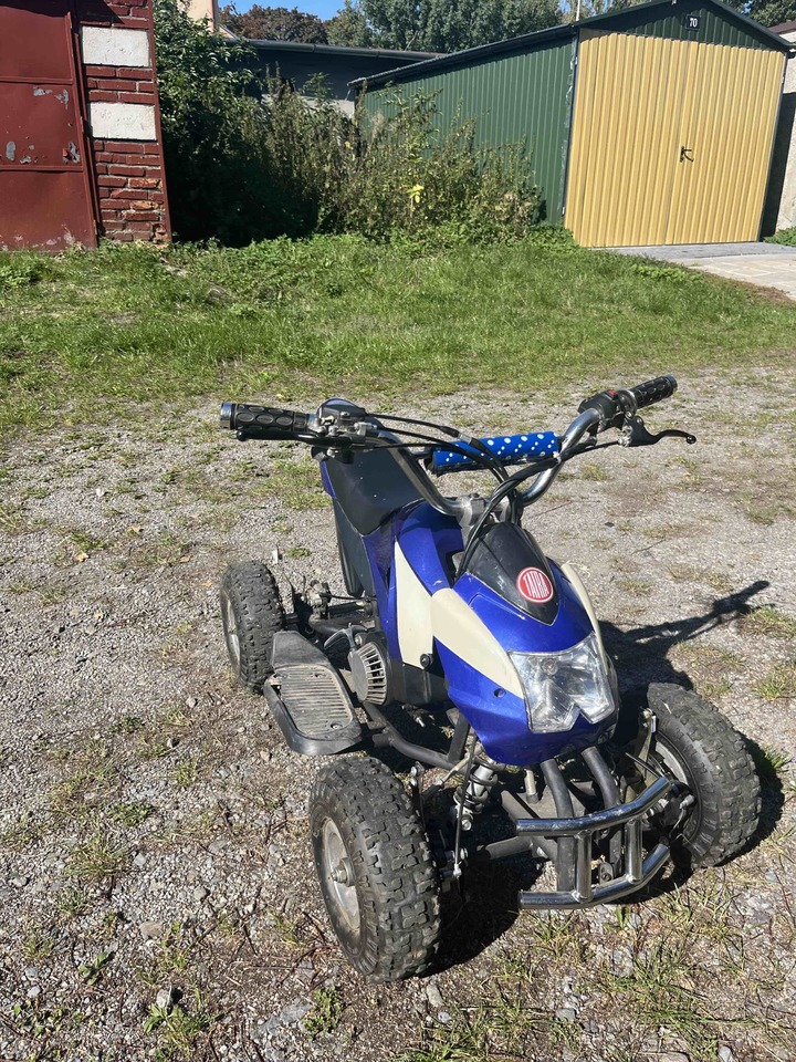 Čtyřkolka dětská 50 cm3 benzín prodám Vyškov