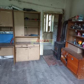 Ivančice okres Brno-venkov pronájem starší RD 2+1 na klidném místě u lesa se zahradou a dvorem