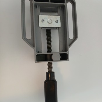 Nabízím prakticky nevyužívaný Parkside Stojan na vrtačku.