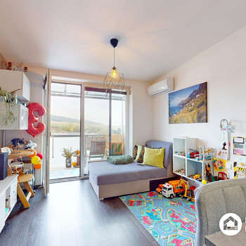 Prodej bytu 2+kk s velkým zastřešeným balkonem a parkováním v Ivančicích