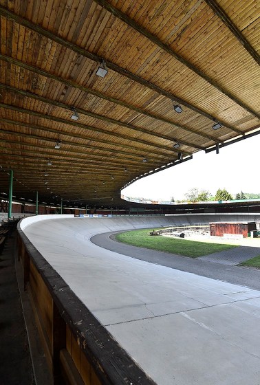 Plakát události Velodrom TJ Favorit − komentovaná prohlídka
