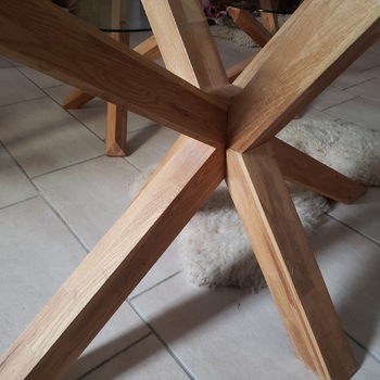 Prodam sadu skleněných stolů