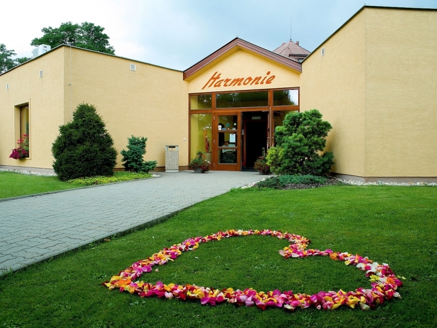 Hotel a restaurace Harmonie – fotografie 1 z 3