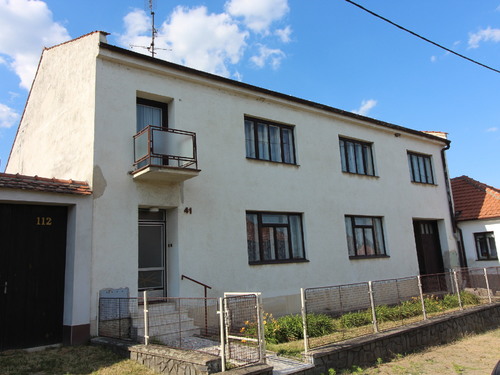 Nabízíme prostorný rodinný dům s velkou zahradou v obci Luleč
