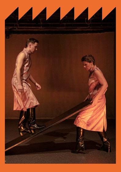 Plakát události Som iba prízrak, niečia emotívna spomienka na život.