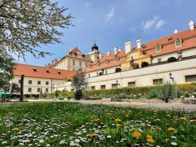 Plakát události Slavnostní zahájení sezony v Bylinkové zahradě na zámku Valtice