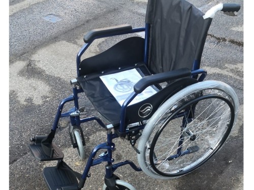 Nový mechanický invalidní vozík