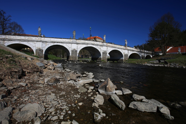 Náměšť nad Oslavou zámek most 2 + Ivo Svoboda HOBBY FOTO.jpg
