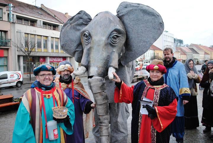 Vítání Tří králů Třebíč (1) + Oblastní charita Třebíč.jpg